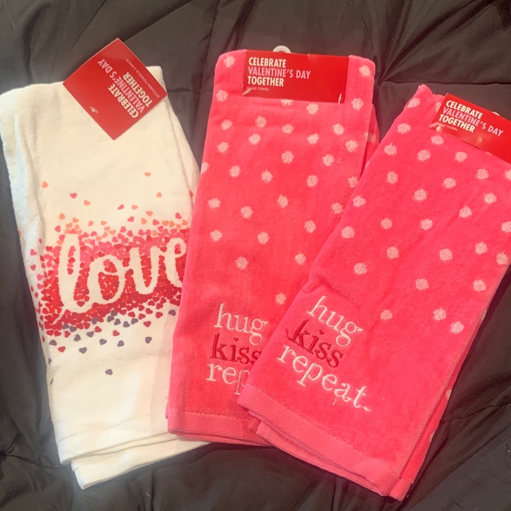 Valentine's Day Themed Towels Set